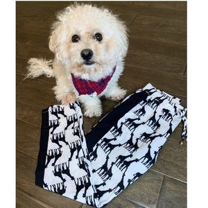 Giraffe print pants 🦒